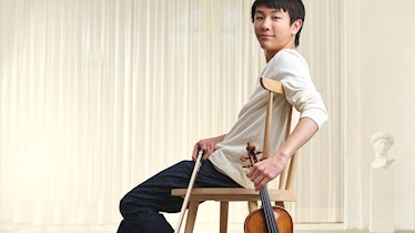 Christian Li plays Brahms